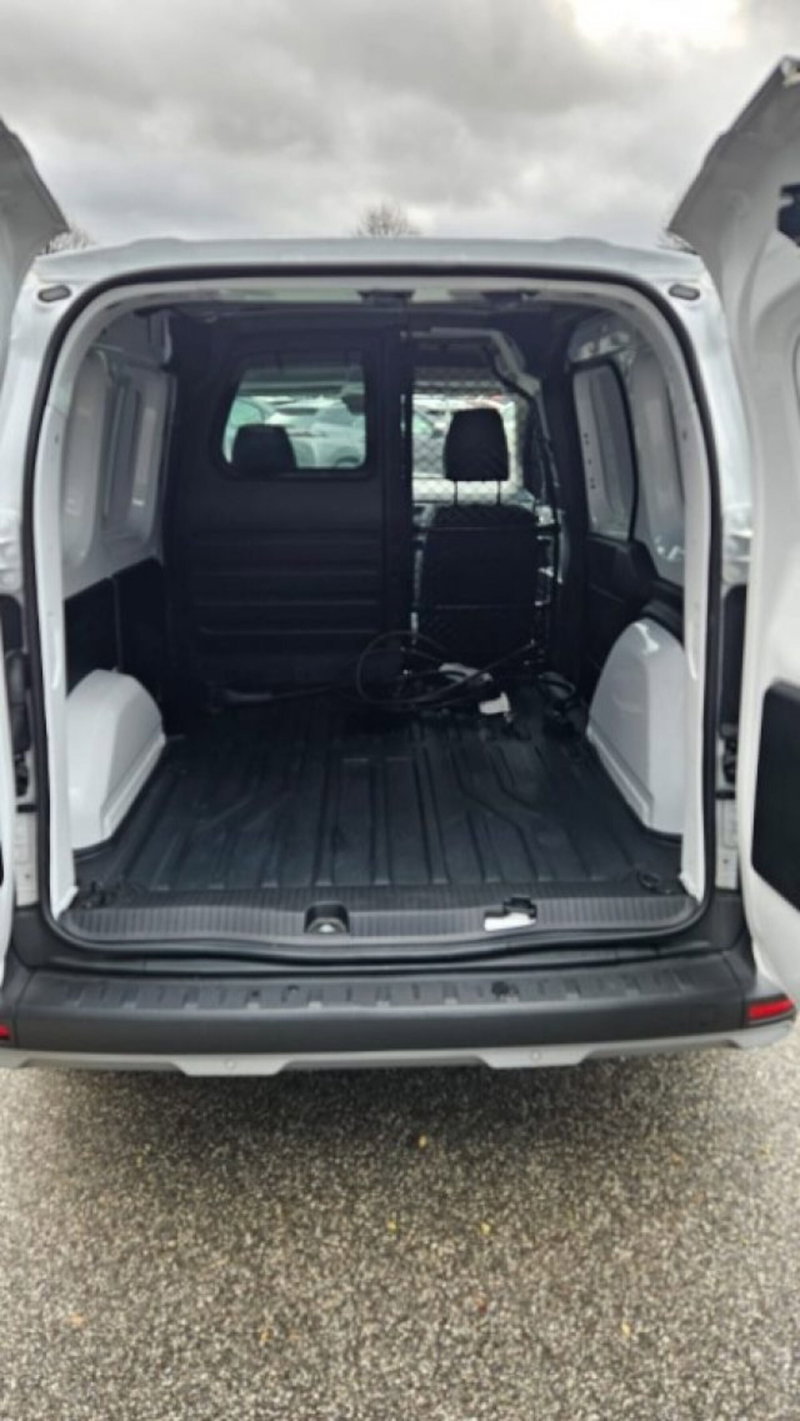 Nissan Townstar usata a Lucca (8)