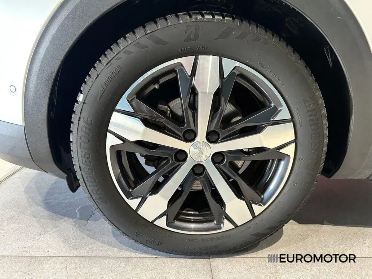 Peugeot 3008 usata a Bari (10)