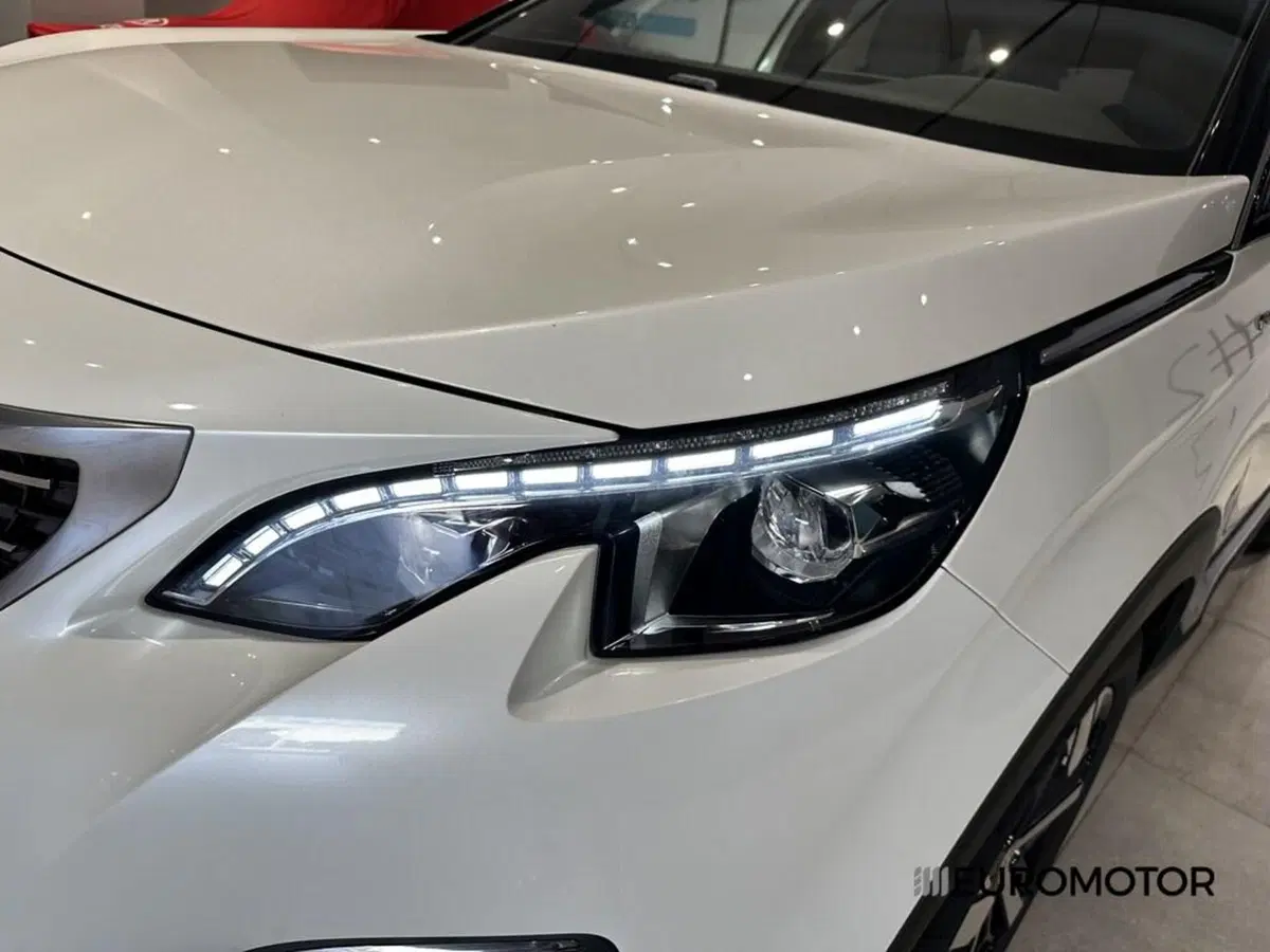 Peugeot 3008 usata a Bari (12)