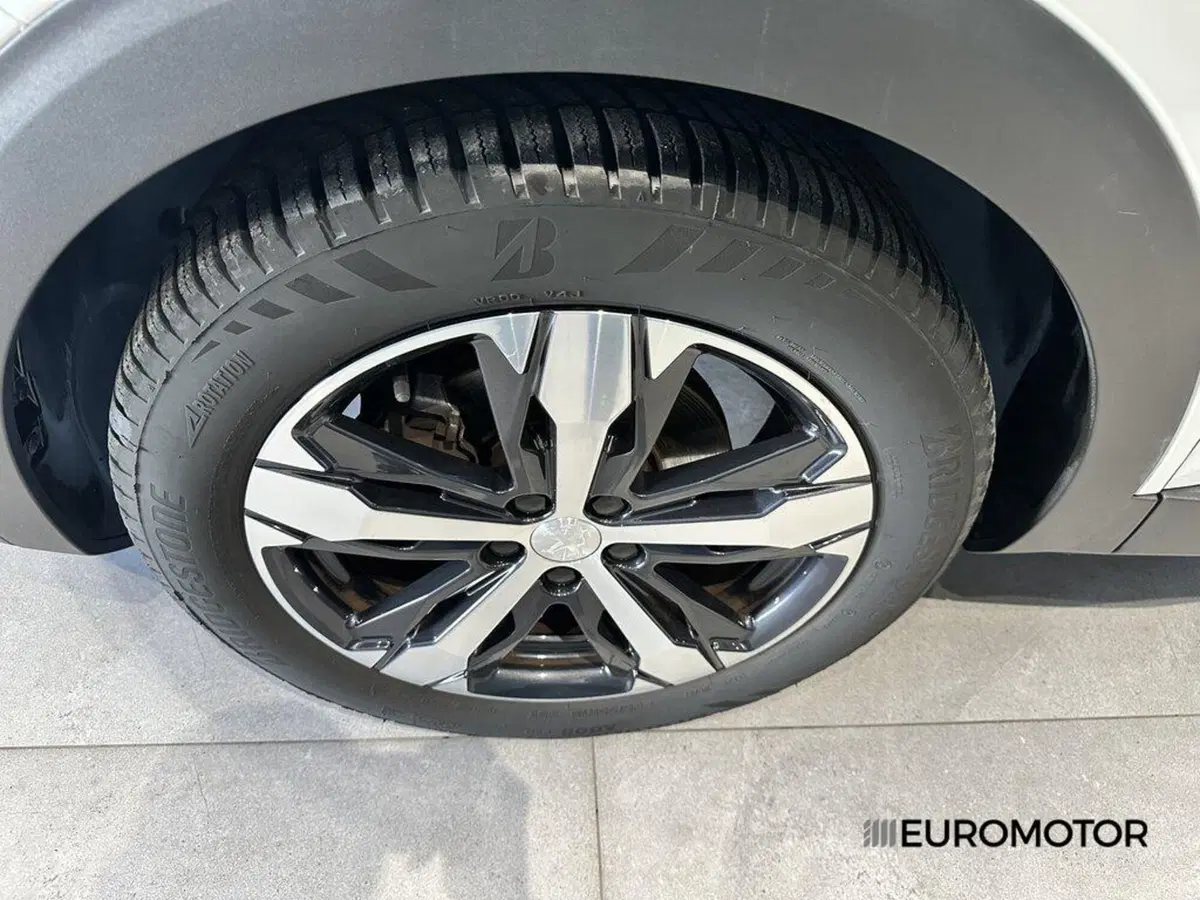 Peugeot 3008 usata a Bari (9)