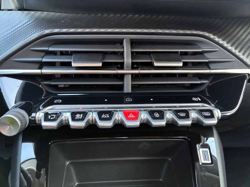 Peugeot 208 nuova a Torino (11)