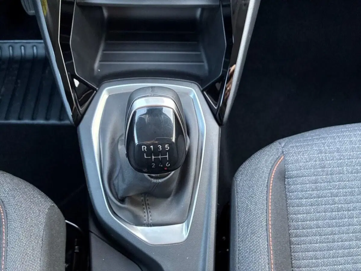 Peugeot 208 nuova a Torino (12)