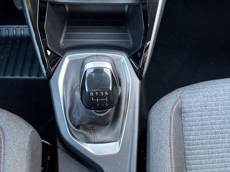 Peugeot 208 nuova a Torino (12)