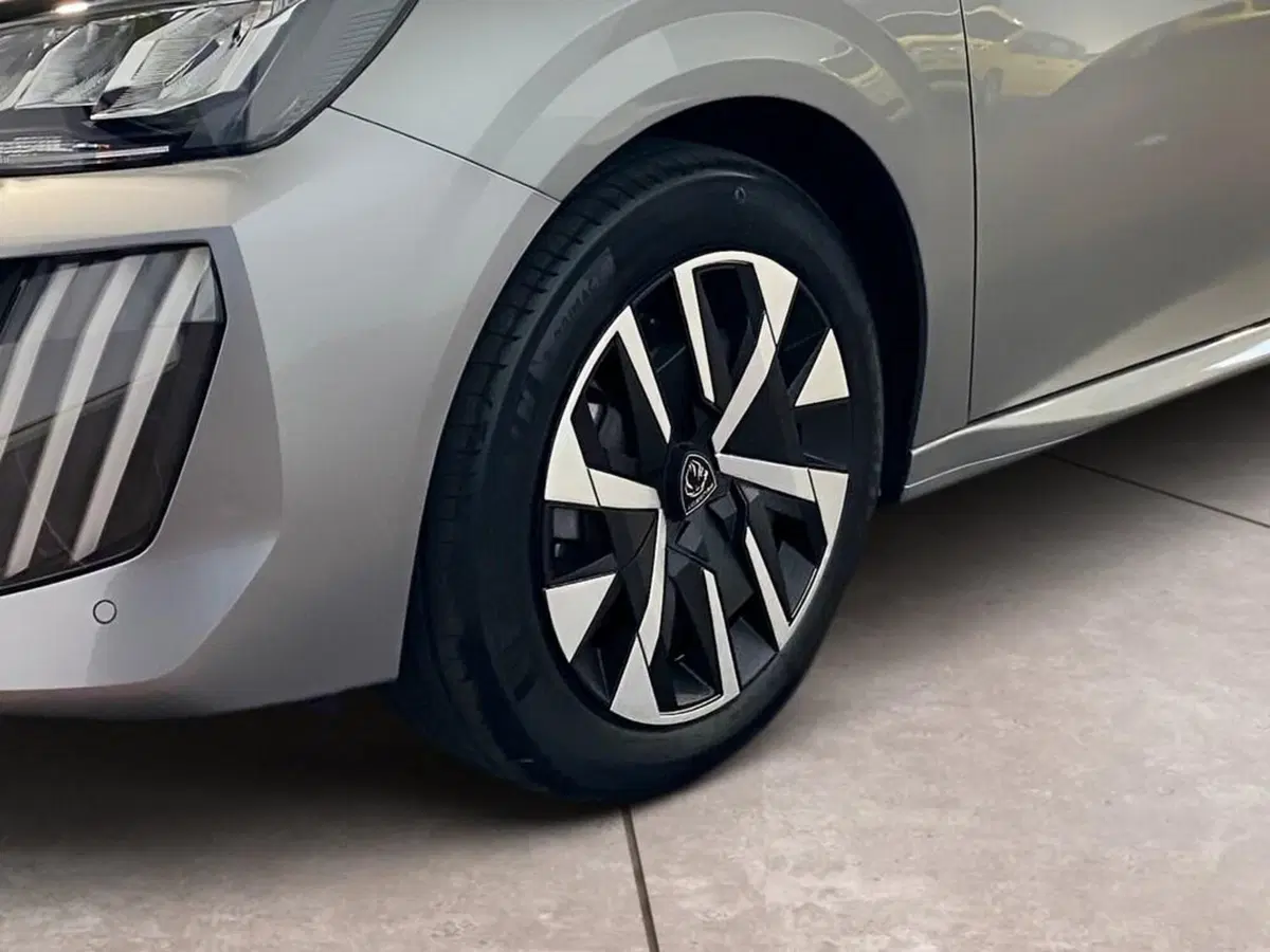 Peugeot 208 nuova a Torino (15)