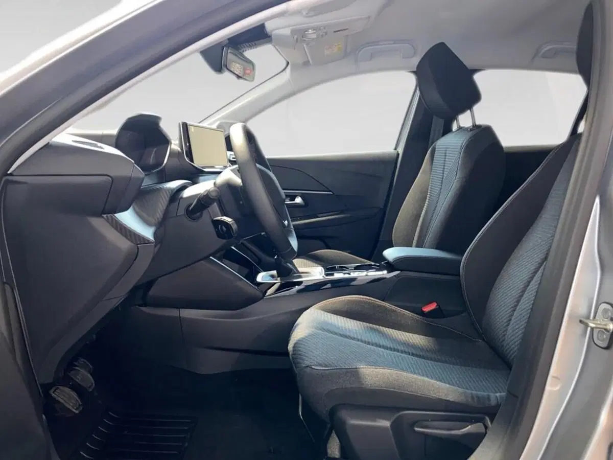 Peugeot 208 nuova a Torino (7)