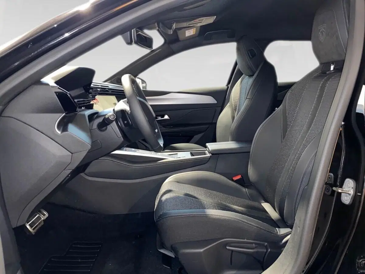Peugeot 408 nuova a Torino (7)