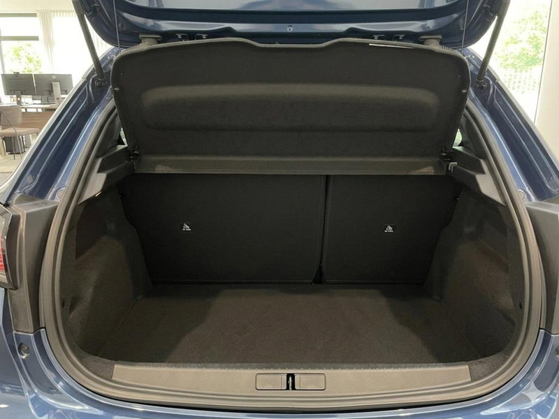 Lancia Ypsilon nuova a Sondrio (14)