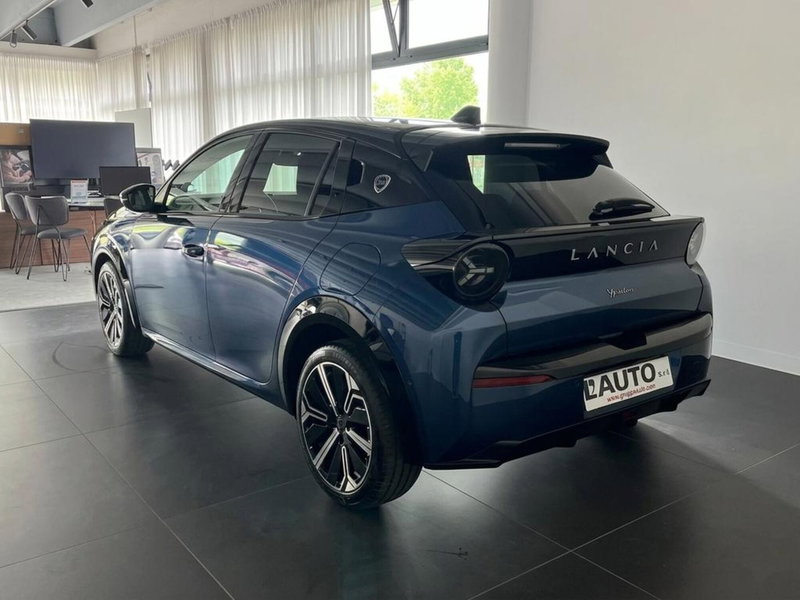 Lancia Ypsilon nuova a Sondrio (2)