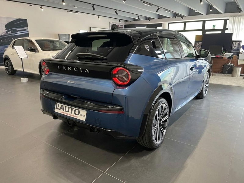 Lancia Ypsilon nuova a Sondrio (4)