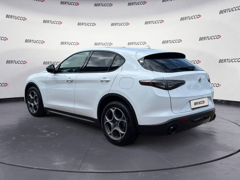 Alfa Romeo Stelvio usata a Verona (4)
