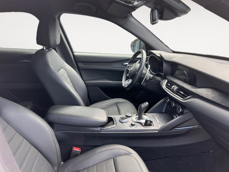 Alfa Romeo Stelvio usata a Verona (7)