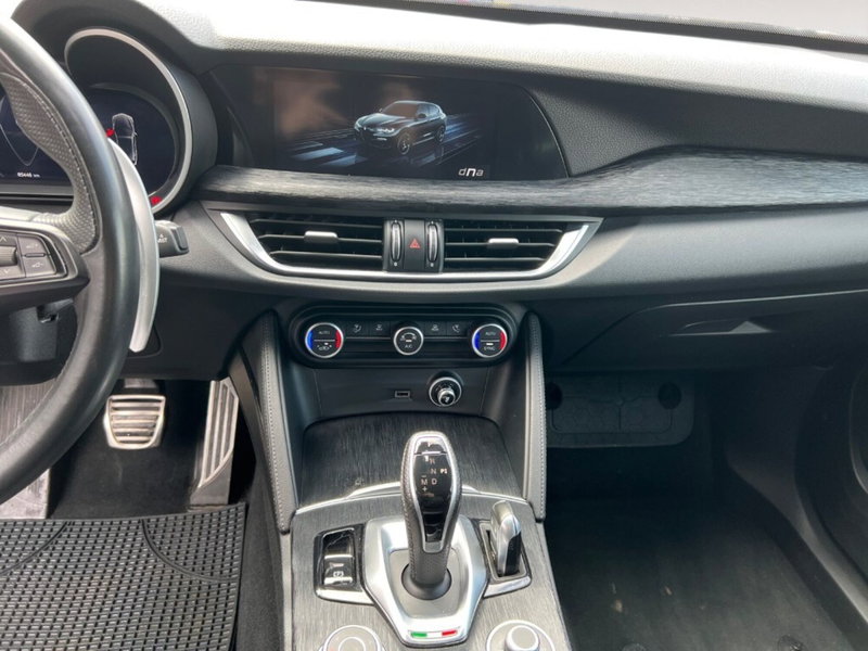 Alfa Romeo Stelvio usata a Verona (8)