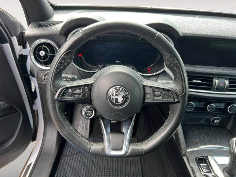 Alfa Romeo Stelvio usata a Verona (9)