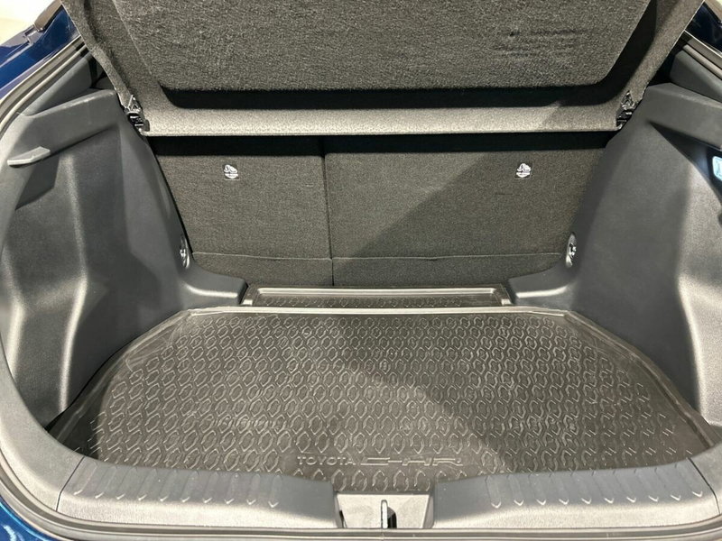 Toyota Toyota C-HR usata a Lecco (12)