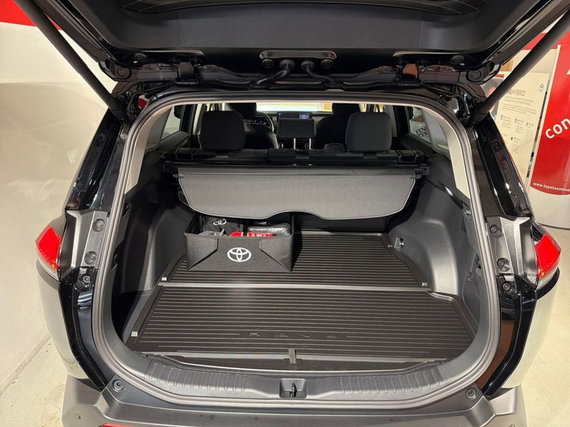 Toyota Rav4 nuova a Lecco (12)