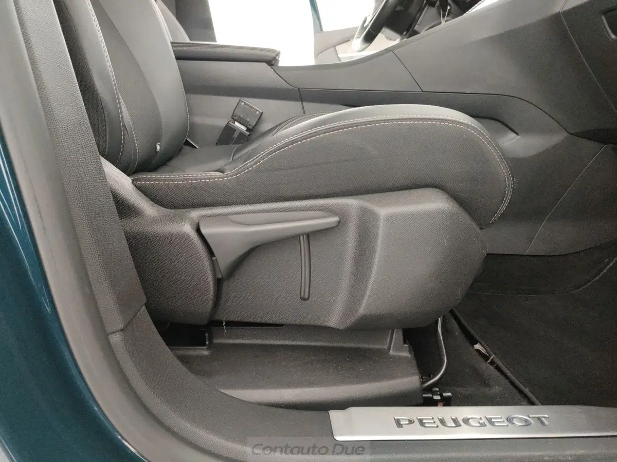 Peugeot 3008 usata a Caserta (15)