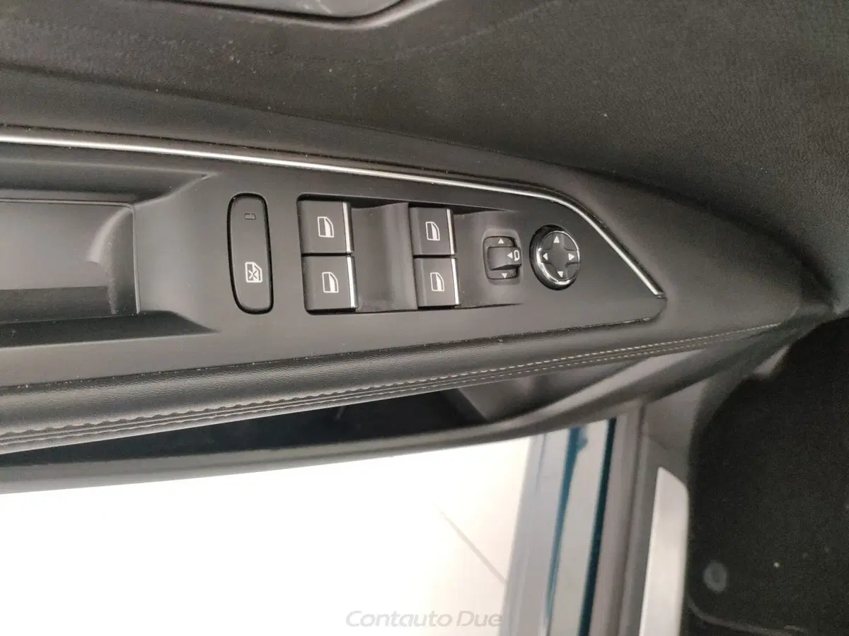 Peugeot 3008 usata a Caserta (20)