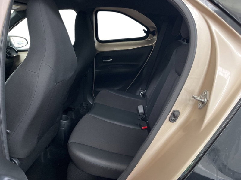 Toyota Aygo X usata a Torino (8)