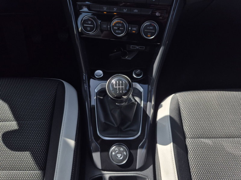 Volkswagen T-Roc usata  (10)