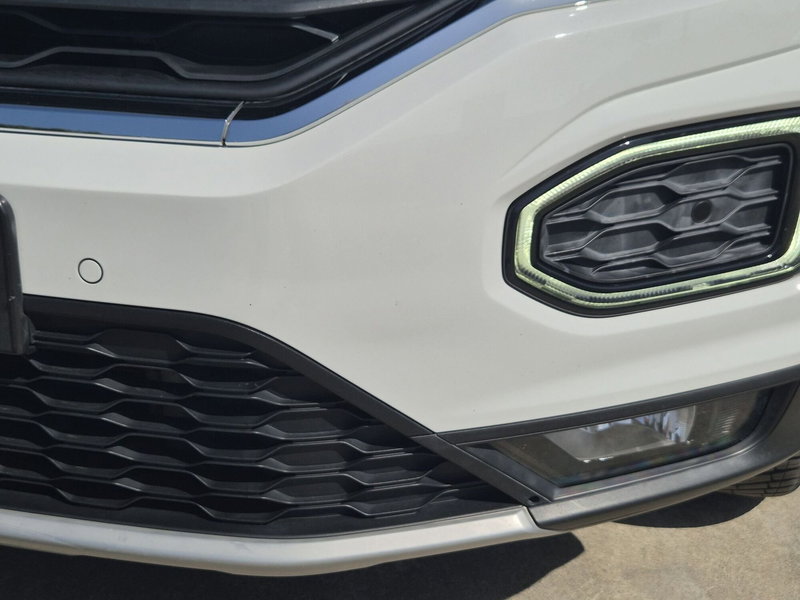 Volkswagen T-Roc usata  (18)