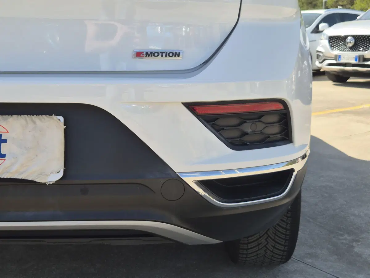 Volkswagen T-Roc usata  (19)