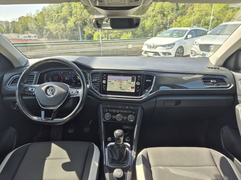 Volkswagen T-Roc usata  (8)
