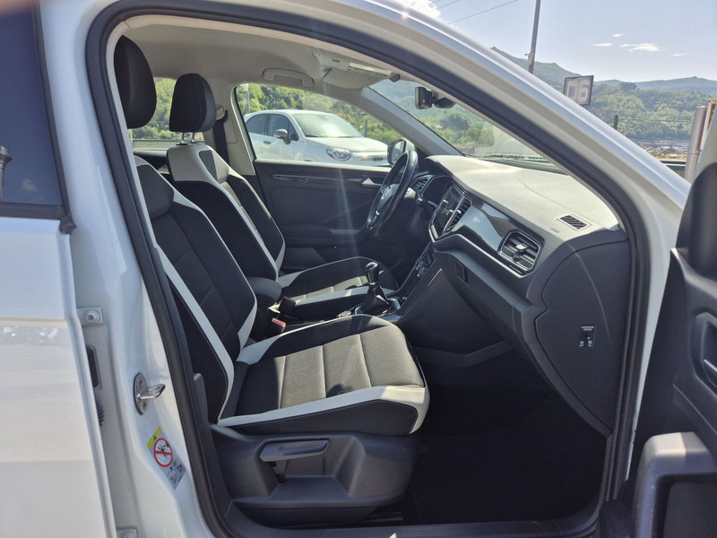 Volkswagen T-Roc usata  (9)