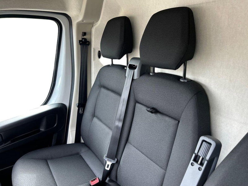 Toyota Proace Max Furgone nuova a Milano (10)