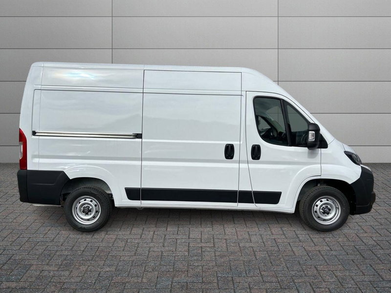 Toyota Proace Max Furgone nuova a Milano (3)