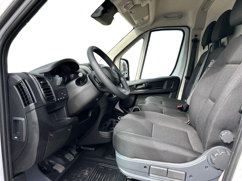 Toyota Proace Max Furgone nuova a Milano (6)