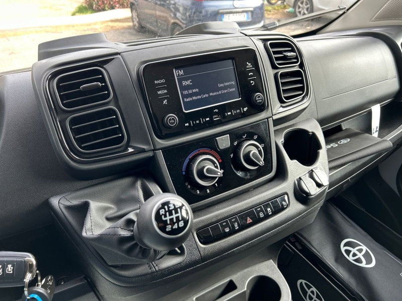 Toyota Proace Max Furgone nuova a Milano (9)