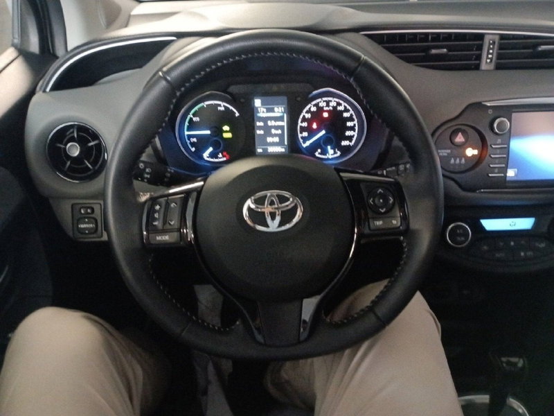 Toyota Yaris usata a Milano (12)