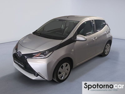 Toyota Aygo 1.0 VVT-i 69 CV 5 porte x-play TSS del 2018 usata a Milano