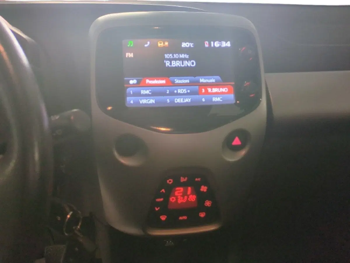 Toyota Aygo usata a Milano (15)