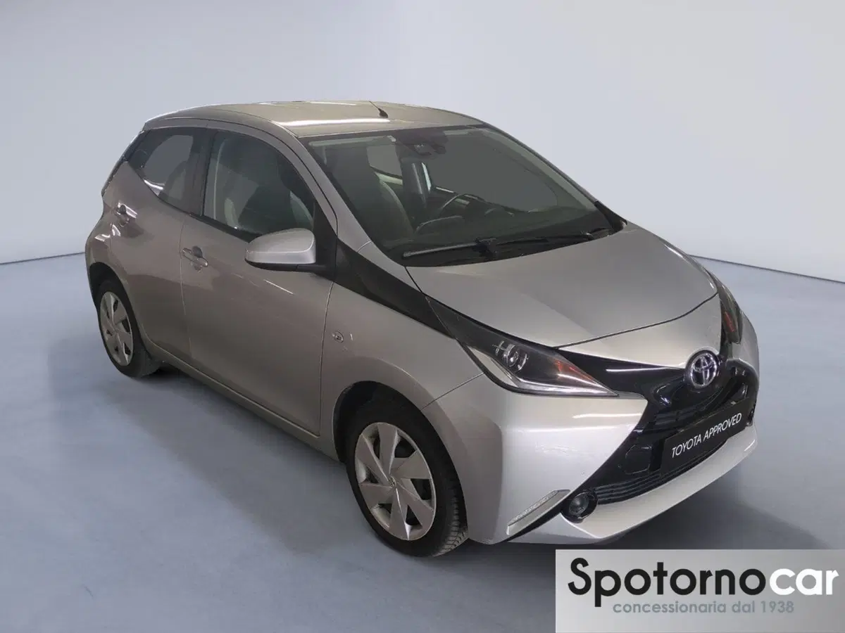 Toyota Aygo usata a Milano (8)