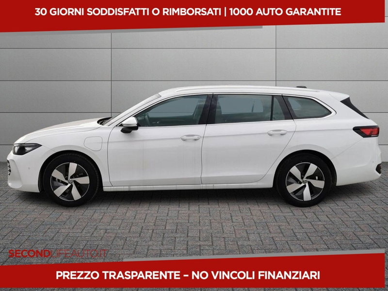 Volkswagen Passat nuova a Chieti (4)