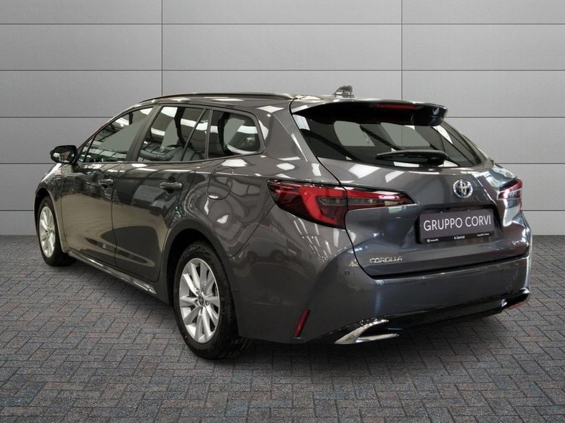 Toyota Corolla Touring Sports nuova a Roma (4)