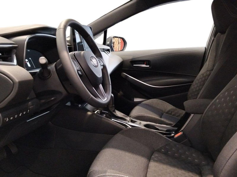 Toyota Corolla Touring Sports nuova a Roma (6)