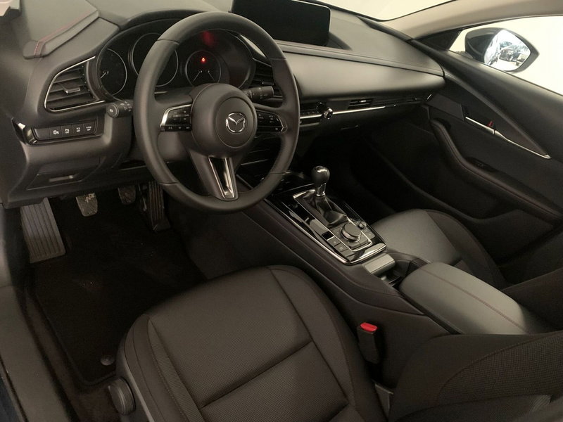 Mazda CX-30 nuova a Pavia (8)