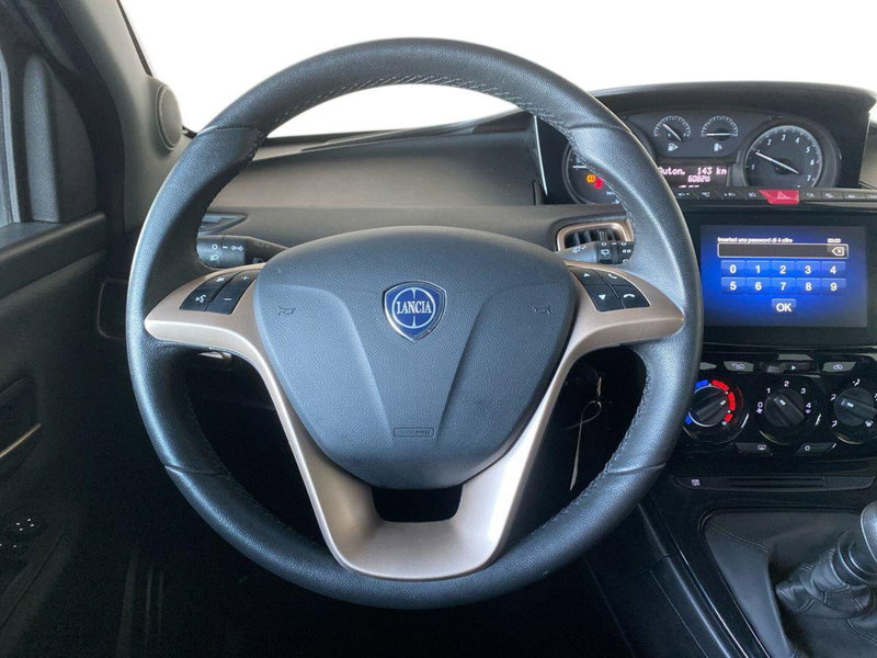 Lancia Ypsilon usata a Bergamo (11)