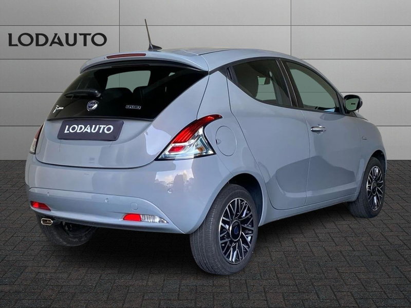 Lancia Ypsilon usata a Bergamo (2)