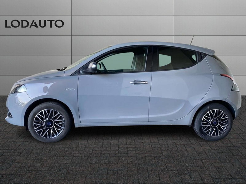 Lancia Ypsilon usata a Bergamo (6)