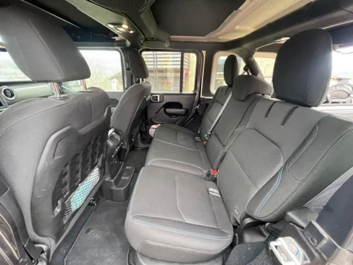 Jeep Wrangler Unlimited usata a Savona (11)