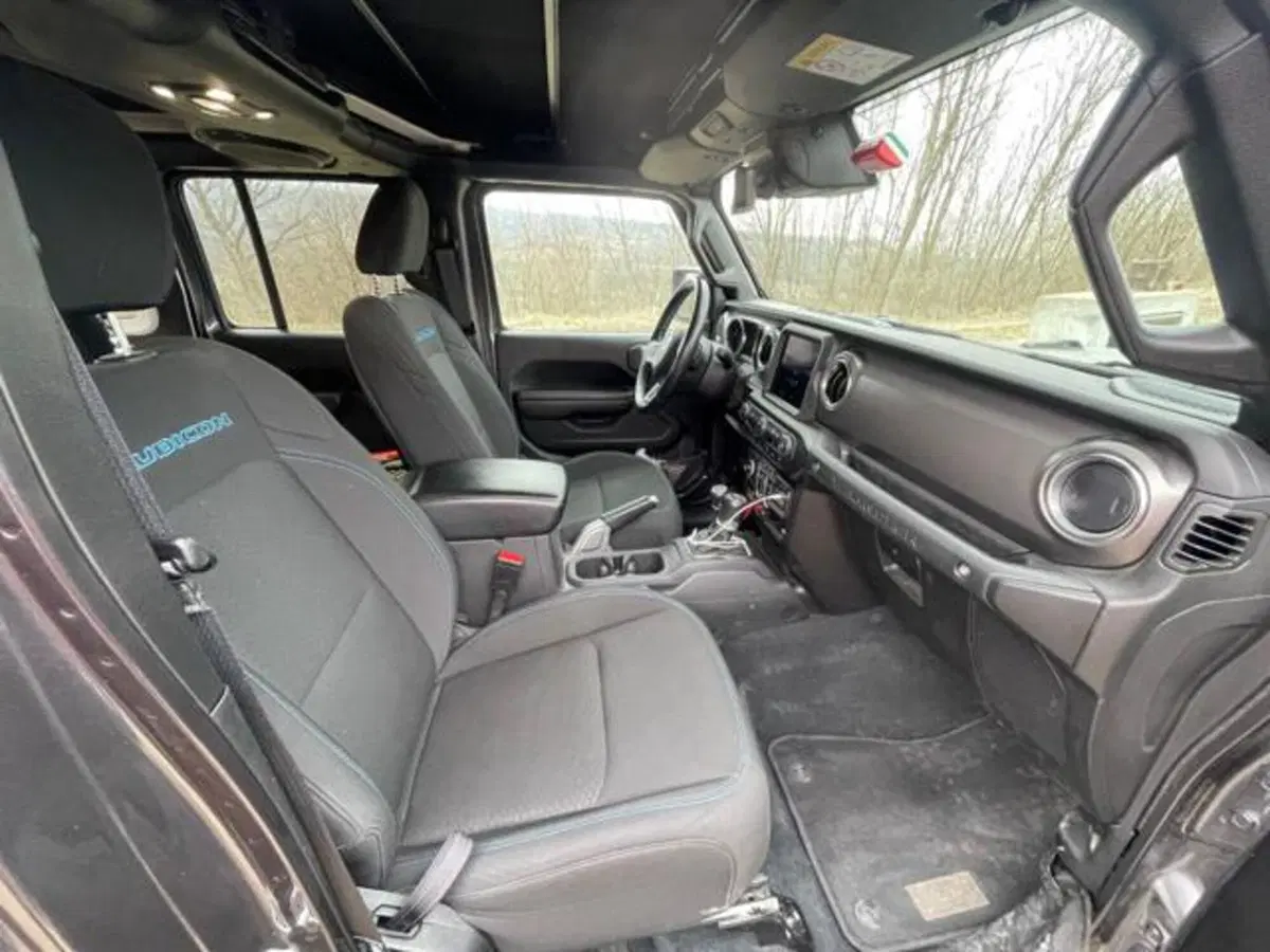 Jeep Wrangler Unlimited usata a Savona (12)