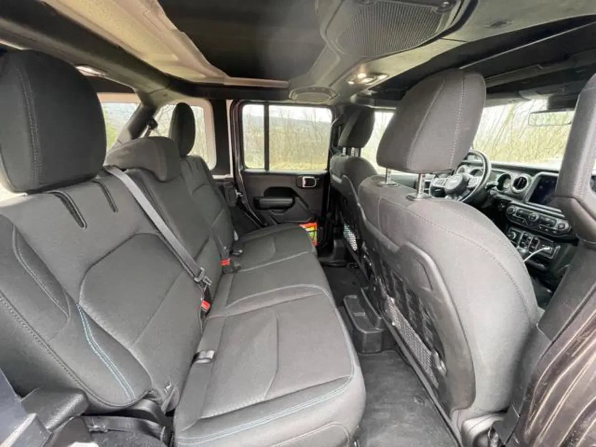 Jeep Wrangler Unlimited usata a Savona (13)