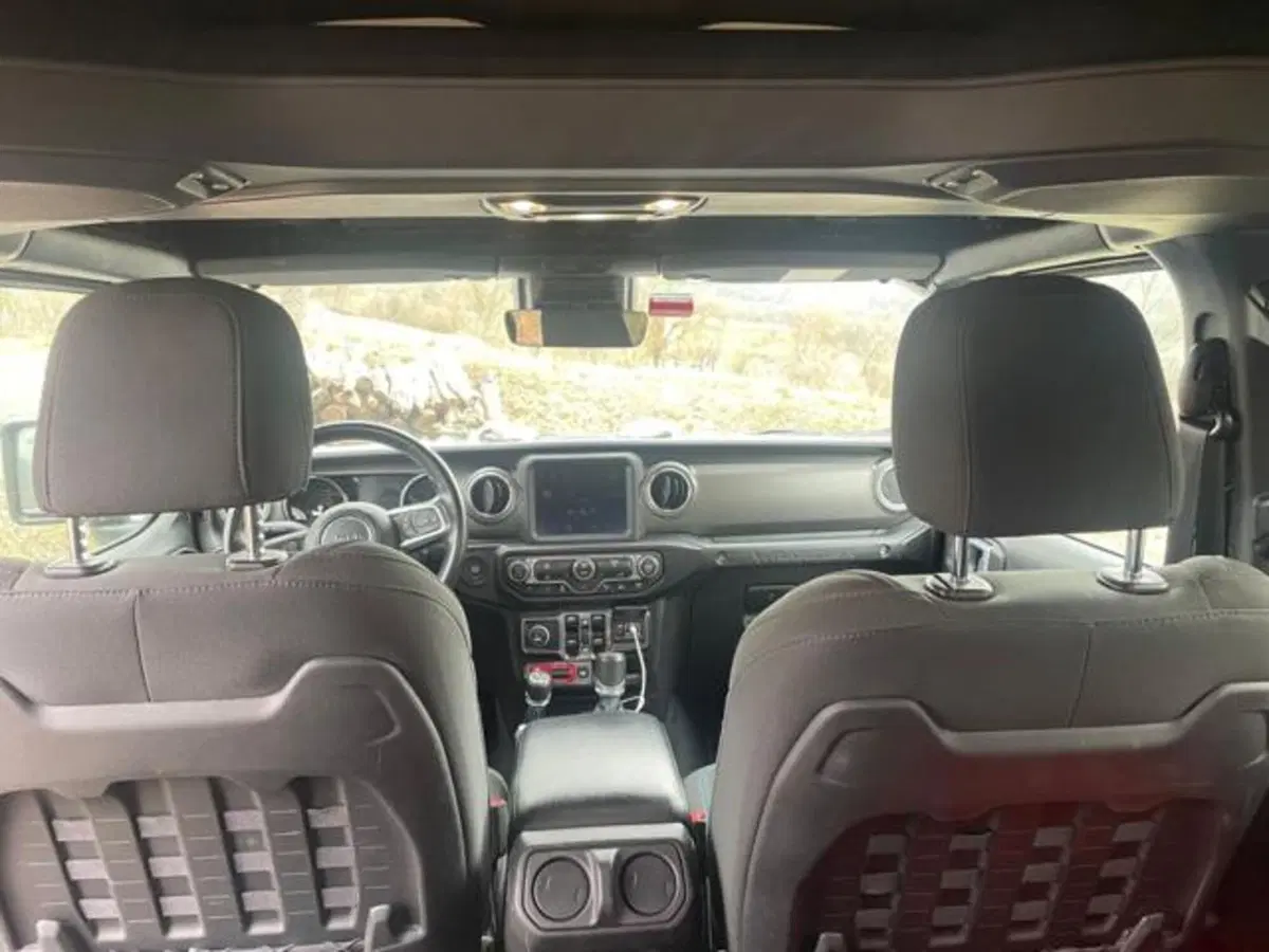 Jeep Wrangler Unlimited usata a Savona (7)