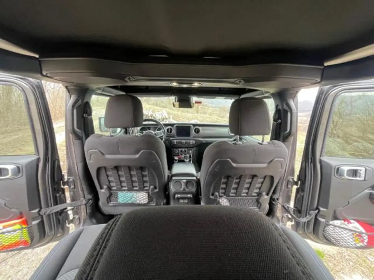 Jeep Wrangler Unlimited usata a Savona (8)