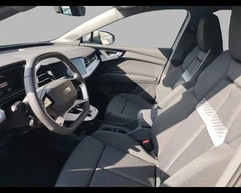 Audi Q4 usata a Roma (10)