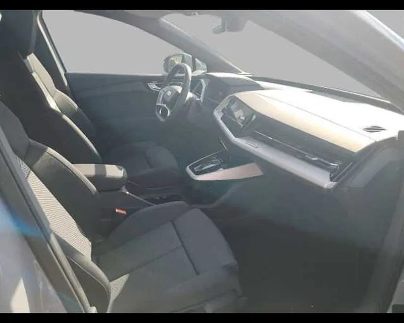 Audi Q4 usata a Roma (11)