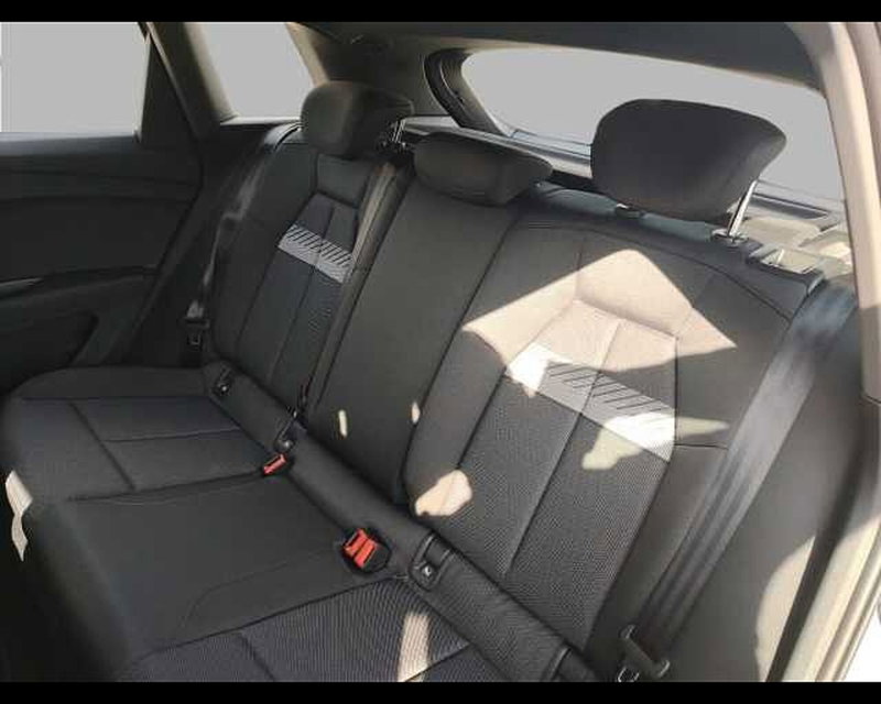 Audi Q4 Sportback usata a Roma (13)